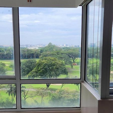 Enjoy Bgc Sunset And Golf Course View 2 Bedroom Loft With 100Mbps Internet Connection Manilla Buitenkant foto