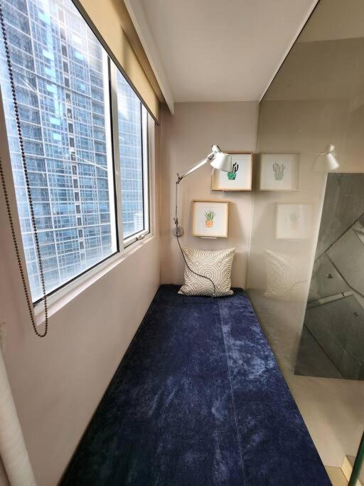 Enjoy Bgc Sunset And Golf Course View 2 Bedroom Loft With 100Mbps Internet Connection Manilla Buitenkant foto